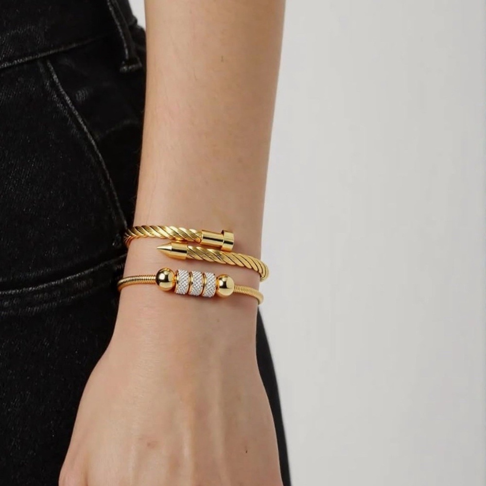 Gold Plated 2PCS 18K Screw Cross Design Bracelet Tarnish Resistant fashion - Picture 2 of 3